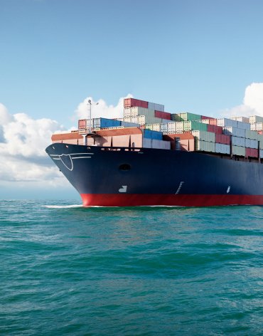 Large container ship in maritime transport – CO₂ monitoring and sustainable certification with Swiss Climate and sclable’s digital auditing solution.