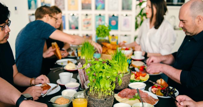 Mitglieder des sclable-Teams beim gemeinsamen Frühstück